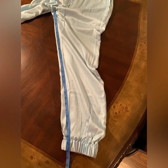 Badgley Mischka Luxury Blue Silk Lounge Set - Picture 12 of 14